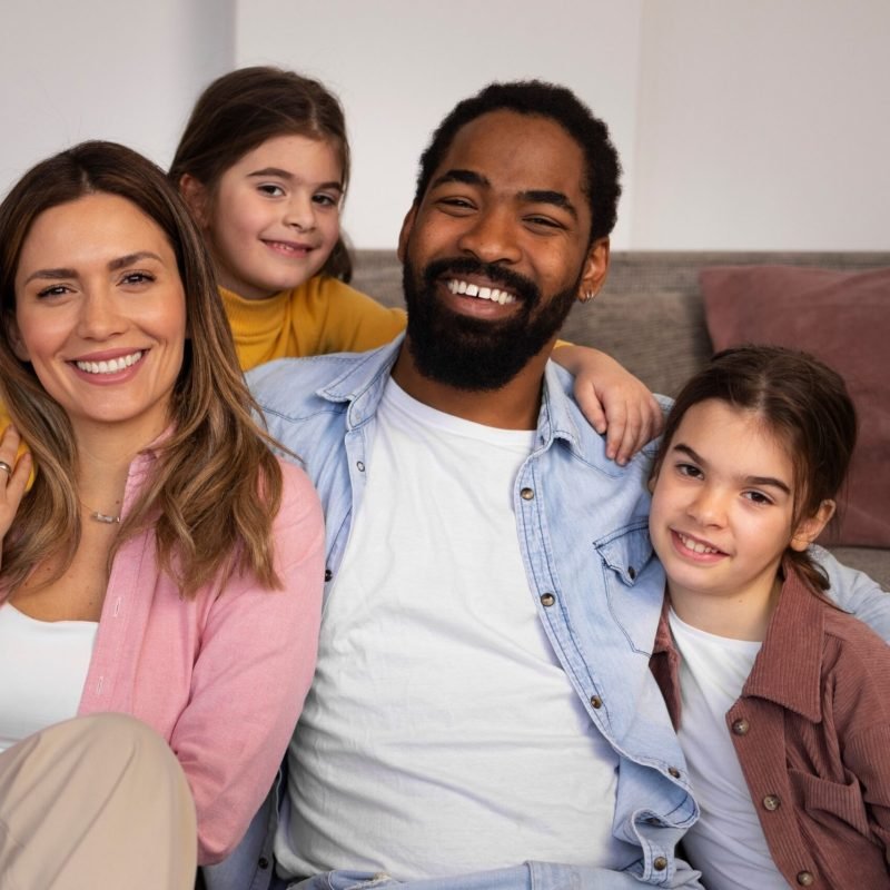 Plano Familiar Titular + 3 pessoas Teleconsultas, Clínico Geral Online 24 horas + Medicamentos Genéricos Grátis